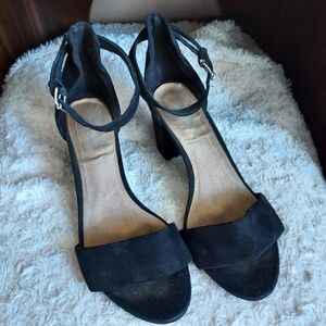 Old Navy Chunky Black Faux Suede Block Heels Sz 7